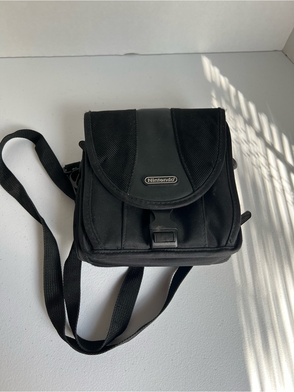 Nintendo DS Carrying Case Pouch Travel Bag Holds 12 Games-3 Compartment-Black.